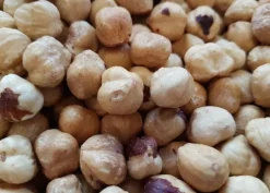 Nocciole intere